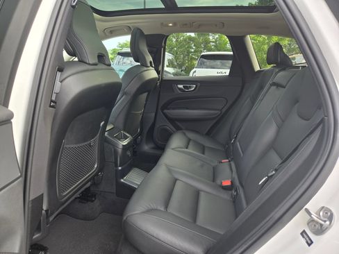 Used 2022 Volvo XC60 T8 Inscription Expression AWD/4WD image 37