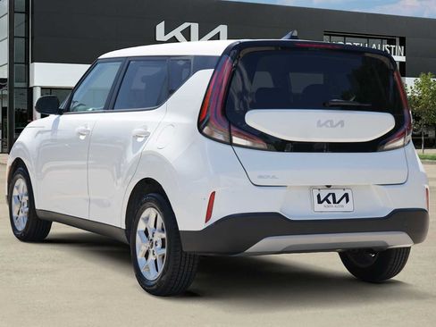 Certified 2024 Kia Soul LX w/ Option Group 015 FWD image 4