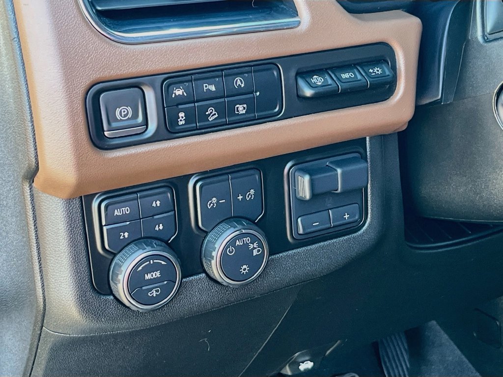 Used 2023 Chevrolet Tahoe High Country AWD/4WD image 10