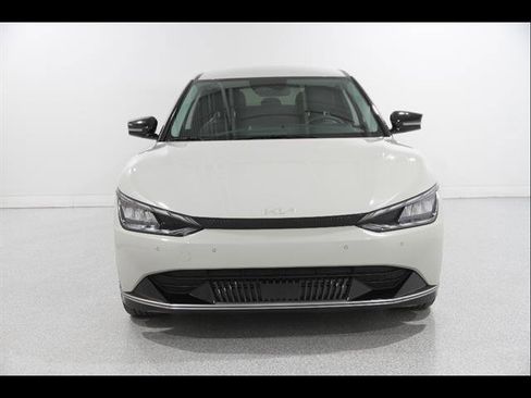 Used 2022 Kia EV6 Wind image 2