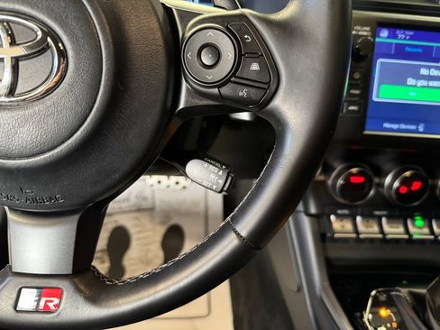 Used 2022 Toyota GR86 Premium RWD image 12