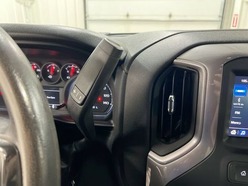 Used 2022 Chevrolet Silverado 2500 Custom w/ Custom Value Package AWD/4WD image 17