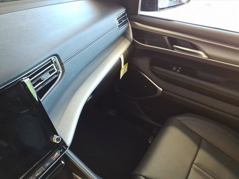 New 2026 Jeep Grand Wagoneer 4WD image 33