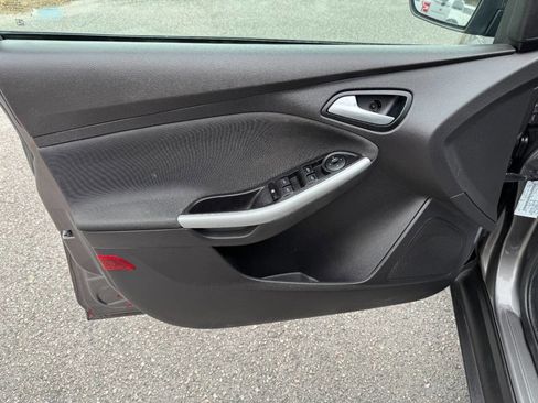 Used 2012 Ford Focus SE image 38