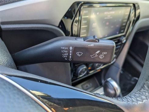 Used 2021 Volkswagen Passat 2.0T SE image 31