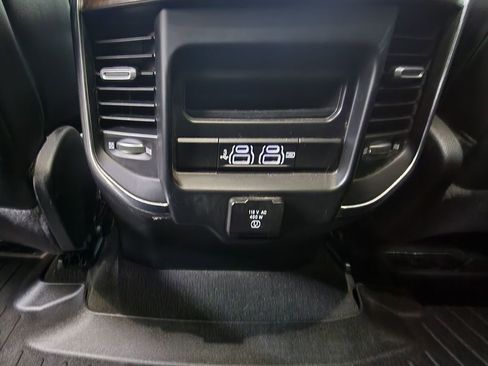 Used 2020 RAM 1500 Laramie image 24