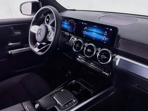 Used 2023 Mercedes-Benz GLB 250 image 16