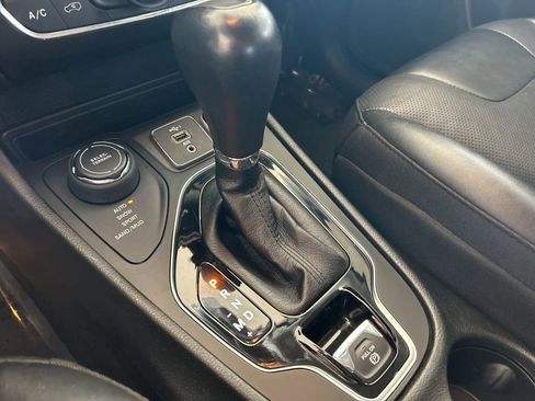 Used 2023 Jeep Cherokee Altitude Lux image 8