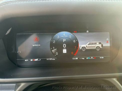 Used 2025 Land Rover Defender 110 OCTA image 14