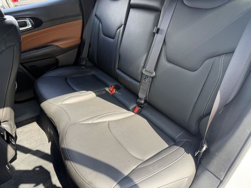 Certified 2025 Jeep Compass Limited AWD/4WD image 17