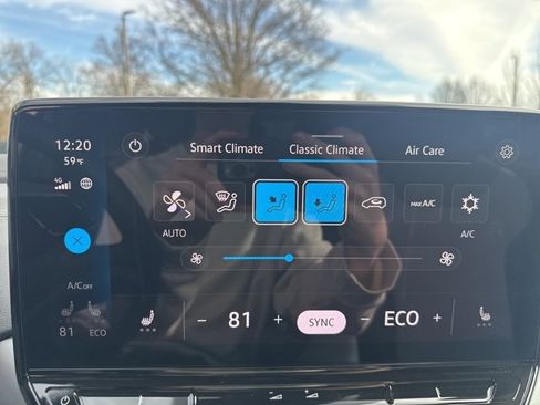 Used 2023 Volkswagen ID.4 Pro image 27