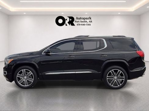 Used 2018 GMC Acadia Denali w/ Technology Package FWD image 3