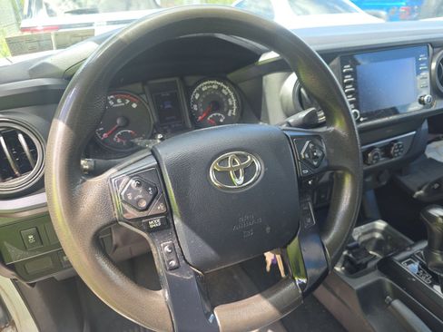 Used 2020 Toyota Tacoma SR RWD image 13