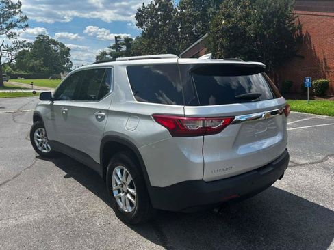 Used 2018 Chevrolet Traverse LT FWD image 5