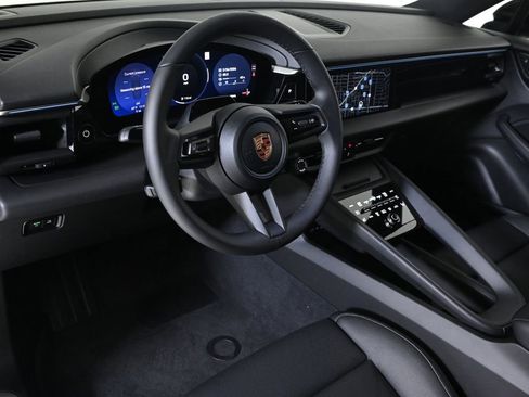 New 2026 Porsche Macan Electric image 4