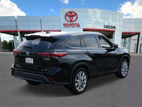 Used 2022 Toyota Highlander Limited AWD/4WD image 5