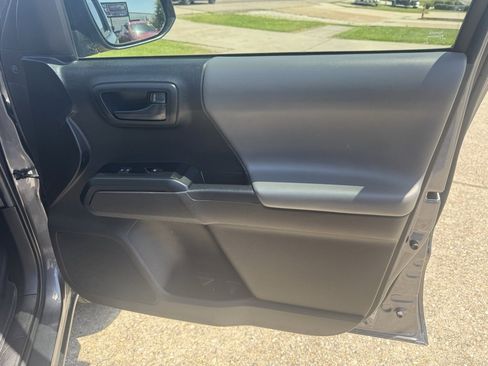 Used 2022 Toyota Tacoma SR5 image 12