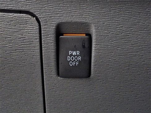 Used 2017 Toyota Sienna LE image 26