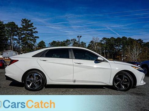 Used 2023 Hyundai Elantra SEL w/ Convenience Package image 2