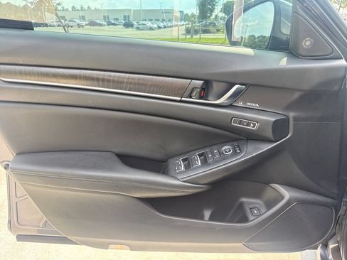 Used 2020 Honda Accord Touring image 13