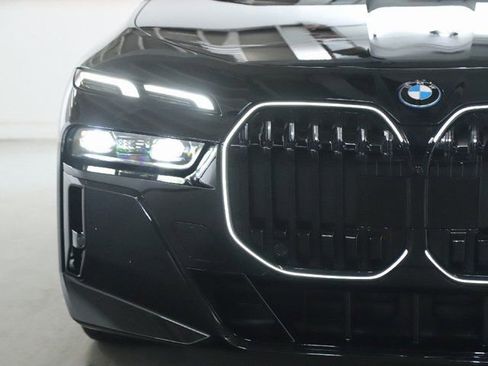 Certified 2025 BMW i7 xDrive60 image 6