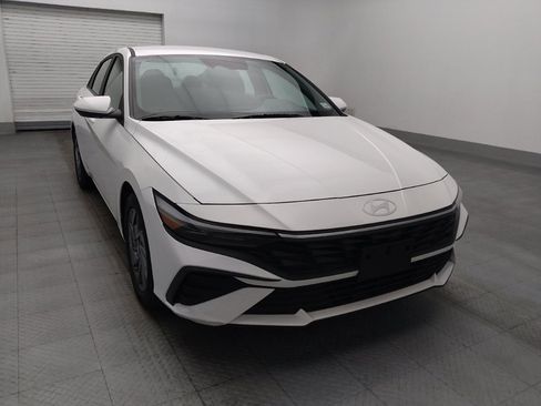 Used 2024 Hyundai Elantra SEL FWD image 14