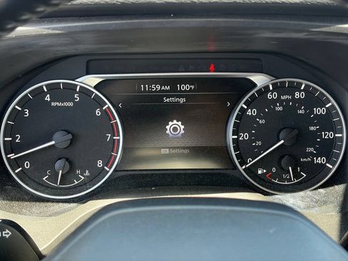 Used 2025 Nissan Rogue SV FWD image 12