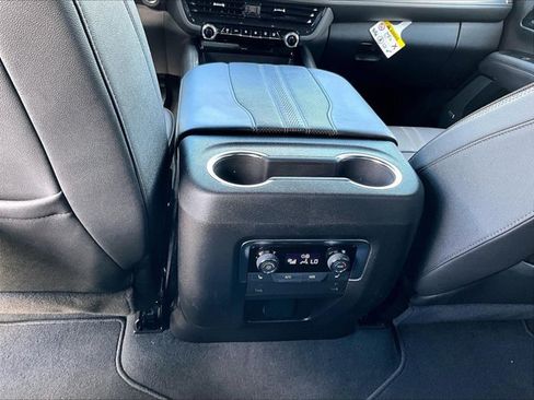Used 2025 Chevrolet Tahoe High Country RWD image 25