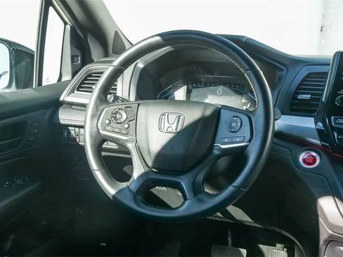 Used 2023 Honda Odyssey Sport image 12