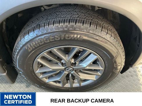 Used 2025 Nissan Rogue S FWD image 36