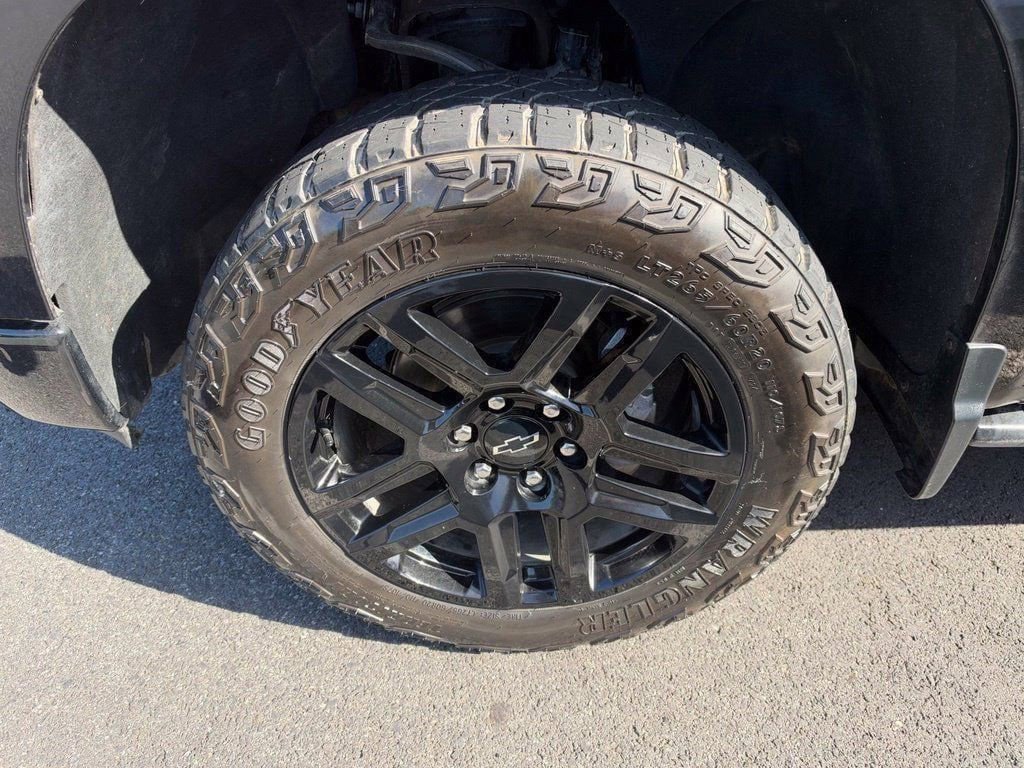Used 2025 Chevrolet Silverado 1500 Custom Trail Boss w/ LPO, Dark Essentials Package AWD/4WD image 13