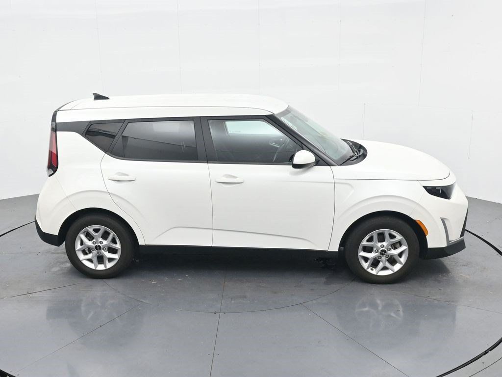 Used 2023 Kia Soul LX w/ Option Group 015 FWD image 20
