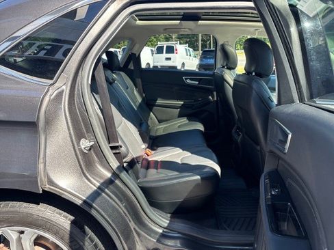 Used 2017 Ford Edge Titanium w/ Equipment Group 301A FWD image 41