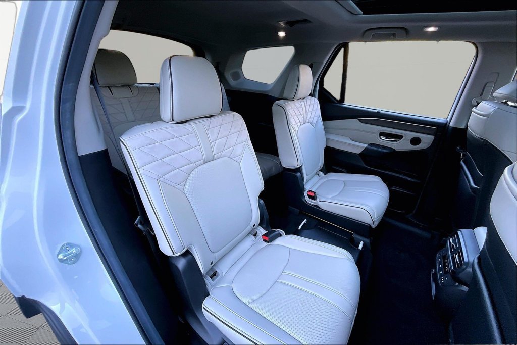 Used 2026 Honda Pilot Elite image 17