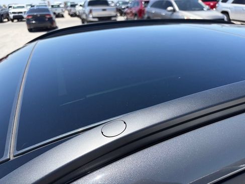 Used 2024 Hyundai Kona Limited FWD image 5