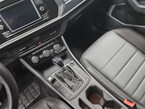 Used 2024 Volkswagen Jetta SE image 24