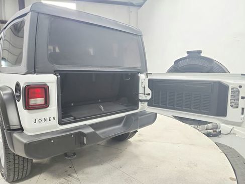 Used 2021 Jeep Wrangler Sport image 31