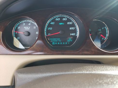 Used 2011 Buick Lucerne CXL image 15