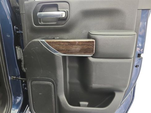 Used 2020 GMC Sierra 2500 SLE image 25