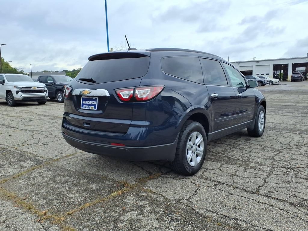 Used 2017 Chevrolet Traverse LS FWD image 7
