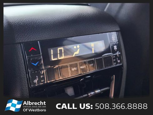 Used 2026 Jeep Grand Cherokee L Limited w/ Limited Altitude Package AWD/4WD image 17