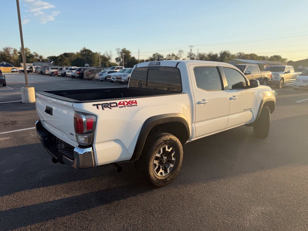 Used 2020 Toyota Tacoma TRD Off-Road AWD/4WD image 3