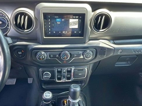 Used 2019 Jeep Wrangler Unlimited Sport S AWD/4WD image 15