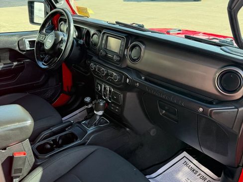 Used 2018 Jeep Wrangler Unlimited Sport AWD/4WD image 26