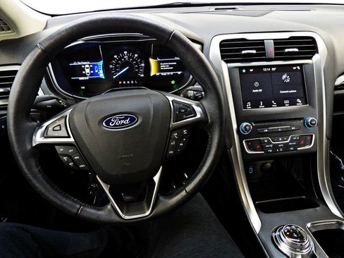 Used 2018 Ford Fusion Energi SE FWD image 17