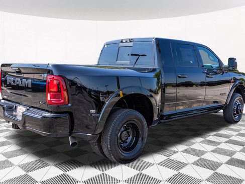 New 2026 RAM 3500 Limited AWD/4WD image 17