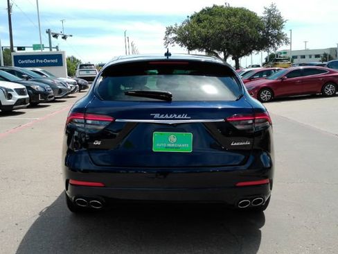 Used 2021 Maserati Levante AWD/4WD image 9