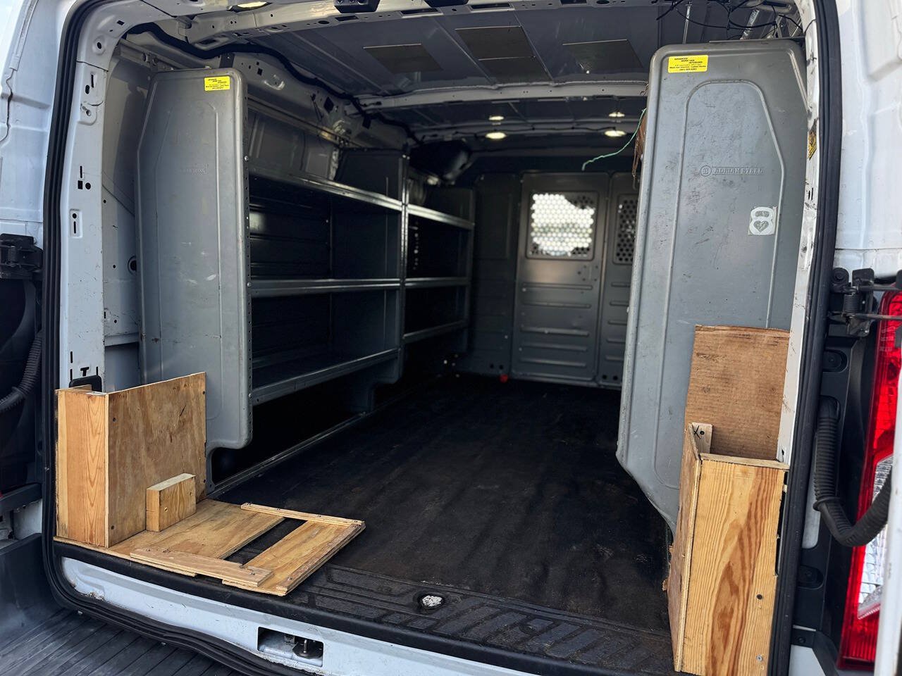 Used 2017 Ford Transit 250 130 Low Roof RWD image 3
