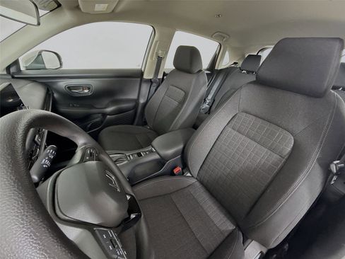 Certified 2025 Honda HR-V LX image 5