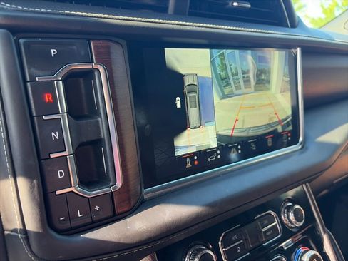 Used 2023 GMC Yukon Denali Ultimate AWD/4WD image 17